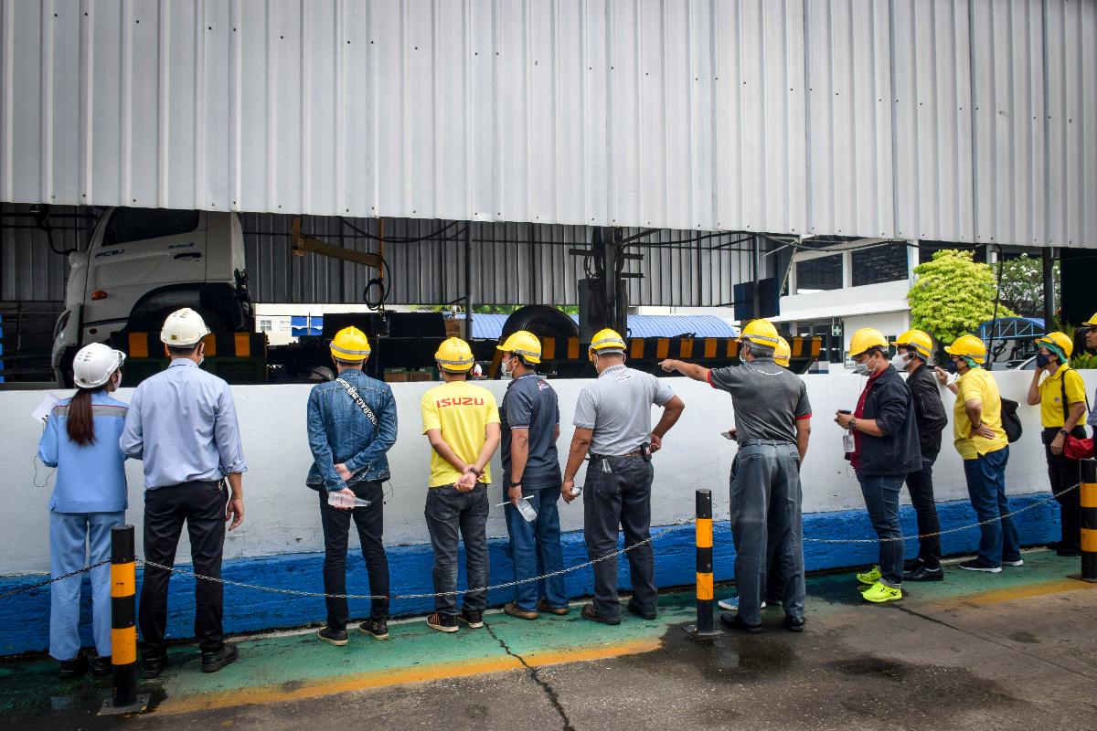 บริษัท สันติอีซูซุเพชรบูรณ์ จำกัด เยี่ยมชม บริษัท สามมิตรมอเตอร์สแมนูแฟคเจอริง จำกัด (มหาชน)