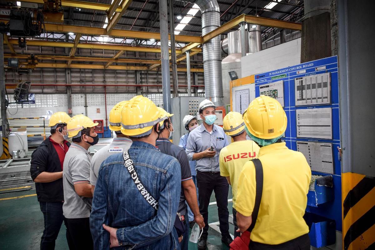 บริษัท สันติอีซูซุเพชรบูรณ์ จำกัด เยี่ยมชม บริษัท สามมิตรมอเตอร์สแมนูแฟคเจอริง จำกัด (มหาชน)